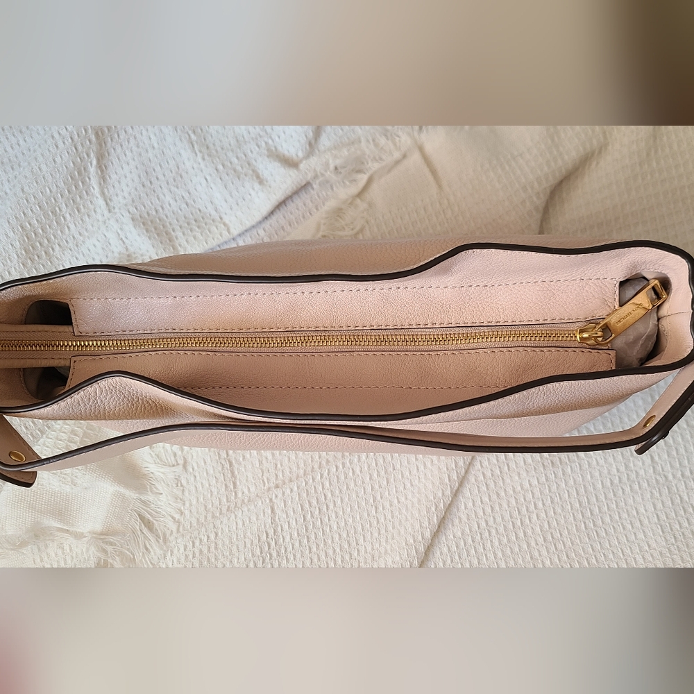 Michael Kors Evie large pebbled leather hobo shoulder bag in a soft pink - Picture 7 of 12